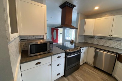 Casa en venta en Lakeland, Florida, 6 dormitorios, 189.99 m2 № 2222666 - foto 10