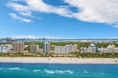 Condo in Miami Beach, Florida, 1 bedroom  № 2080282 - photo 2