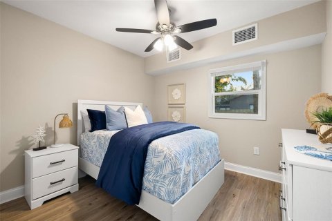 House in Palm Harbor, Florida 6 bedrooms, 317.35 sq.m. № 2323000 - photo 22