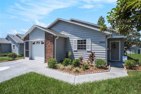 House in Zephyrhills, Florida 2 bedrooms, 133.22 sq.m. № 1899828 - photo 3