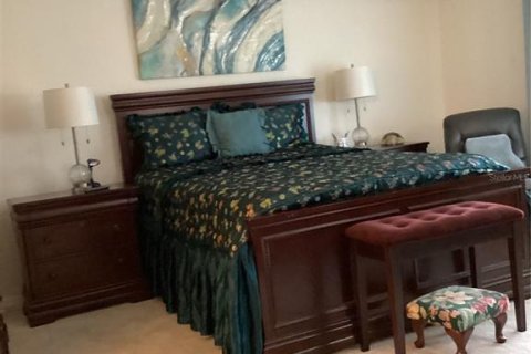 Condo in Sun City Center, Florida, 2 bedrooms № 2144845 - photo 9
