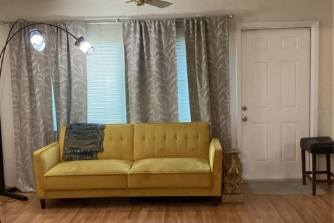 Condo in Sun City Center, Florida, 2 bedrooms № 2144845 - photo 10