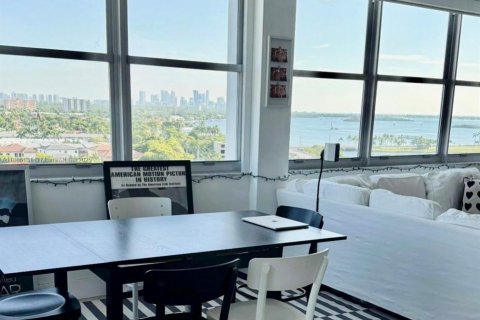 Снять в аренду кондоминиум в Норт-Майами, Флорида 2 спальни, 109.72м2, № 1957756 - фото 2