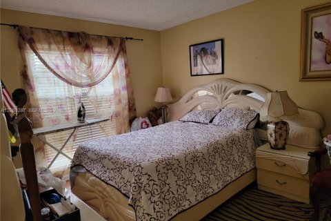 Condo in Lauderhill, Florida, 2 bedrooms № 2367726 - photo 7