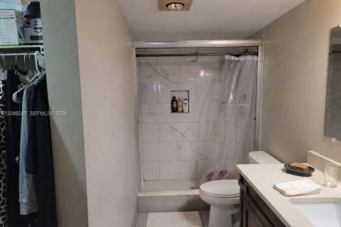 Condo in Lauderhill, Florida, 2 bedrooms № 2367726 - photo 10