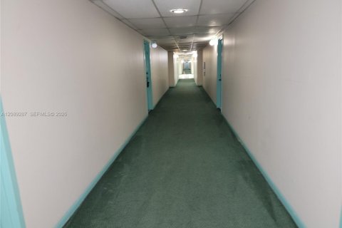 Condo in Lauderhill, Florida, 2 bedrooms № 2367726 - photo 13