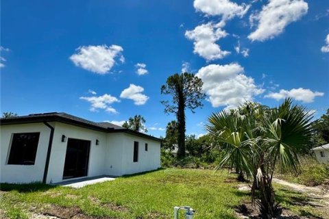 House in North Port, Florida 3 bedrooms, 152.82 sq.m. № 1743092 - photo 26