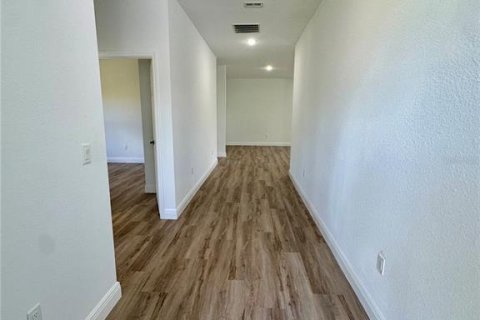 Casa en alquiler en North Port, Florida, 3 dormitorios, 152.82 m2 № 1743092 - foto 9