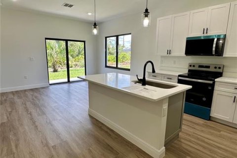 Casa en alquiler en North Port, Florida, 3 dormitorios, 152.82 m2 № 1743092 - foto 6