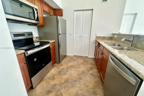 Condominio en alquiler en West Palm Beach, Florida, 1 dormitorio, 70.61 m2 № 1989408 - foto 7