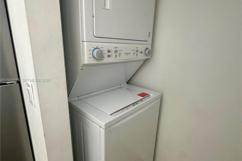 Condominio en alquiler en West Palm Beach, Florida, 1 dormitorio, 70.61 m2 № 1989408 - foto 10