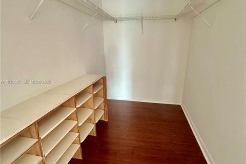 Condominio en alquiler en West Palm Beach, Florida, 1 dormitorio, 70.61 m2 № 1989408 - foto 17