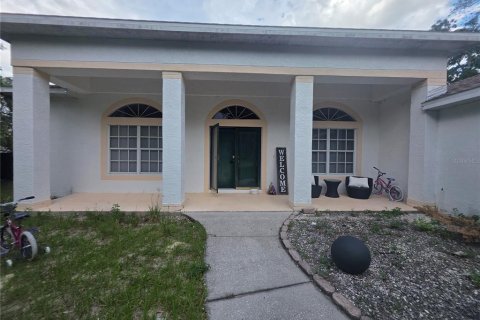House in Spring Hill, Florida 3 bedrooms, 148.92 sq.m. № 2217285 - photo 5