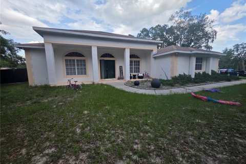 House in Spring Hill, Florida 3 bedrooms, 148.92 sq.m. № 2217285 - photo 2