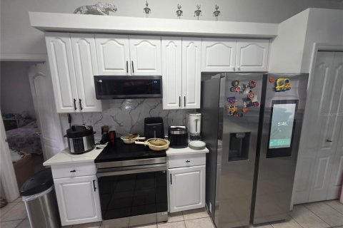 House in Spring Hill, Florida 3 bedrooms, 148.92 sq.m. № 2217285 - photo 13