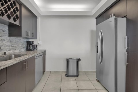 Condominio en venta en Miami Beach, Florida, 3 dormitorios, 132.85 m2 № 1763387 - foto 26