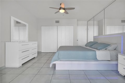 Condominio en venta en Miami Beach, Florida, 3 dormitorios, 132.85 m2 № 1763387 - foto 20