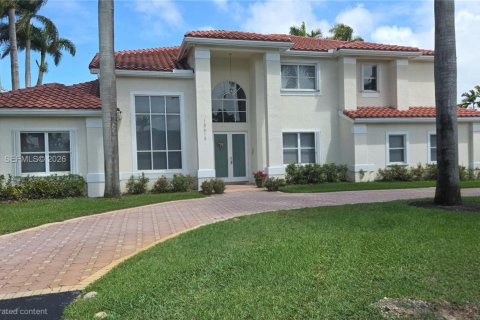 Дом в Майами, Флорида 5 спален, 339.65м2 № 2052515