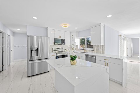 Снять в аренду виллу или дом в Бока-Ратон, Флорида 4 спальни, 197.88м2, № 2005419 - фото 9