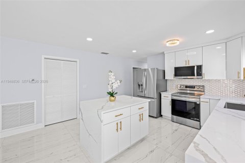 Снять в аренду виллу или дом в Бока-Ратон, Флорида 4 спальни, 197.88м2, № 2005419 - фото 7