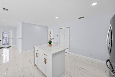 Снять в аренду виллу или дом в Бока-Ратон, Флорида 4 спальни, 197.88м2, № 2005419 - фото 12