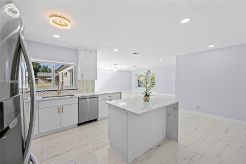 Снять в аренду виллу или дом в Бока-Ратон, Флорида 4 спальни, 197.88м2, № 2005419 - фото 10