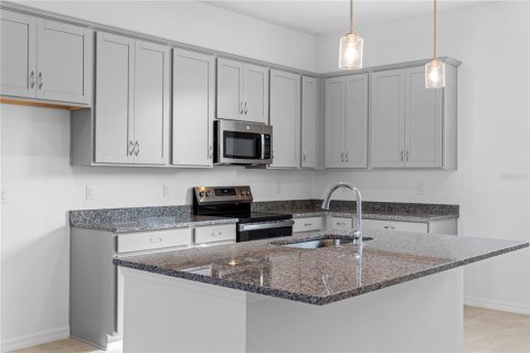 Townhouse in Westchase, Florida 3 bedrooms, 166.2 sq.m. № 2199698 - photo 12