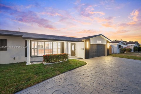 Купить виллу или дом в Форт-Лодердейл, Флорида 4 спальни, 201.78м2, № 2009535 - фото 2