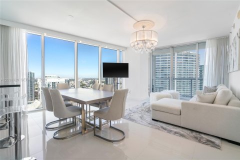 Condo in Miami, Florida, 2 bedrooms  № 2241381 - photo 23
