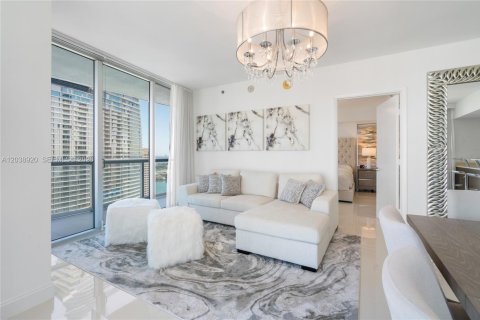 Condo in Miami, Florida, 2 bedrooms  № 2241381 - photo 22