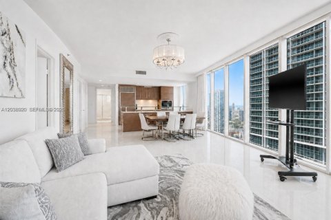 Condo in Miami, Florida, 2 bedrooms  № 2241381 - photo 9