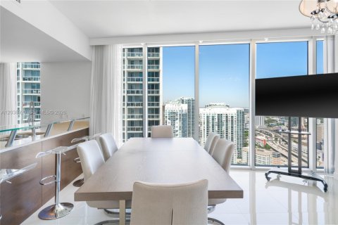 Condo in Miami, Florida, 2 bedrooms  № 2241381 - photo 7