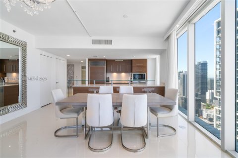 Condo in Miami, Florida, 2 bedrooms  № 2241381 - photo 8