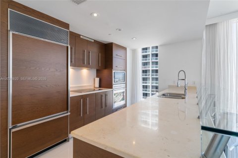 Condo in Miami, Florida, 2 bedrooms  № 2241381 - photo 28