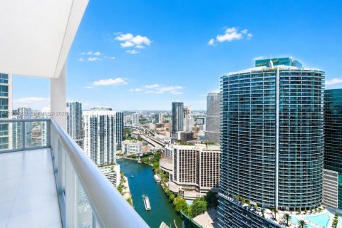 Condo in Miami, Florida, 2 bedrooms  № 2241381 - photo 5