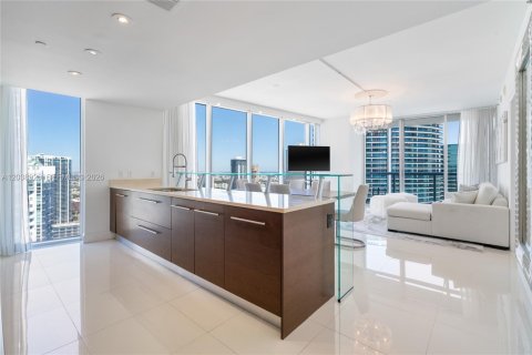 Condo in Miami, Florida, 2 bedrooms  № 2241381 - photo 6
