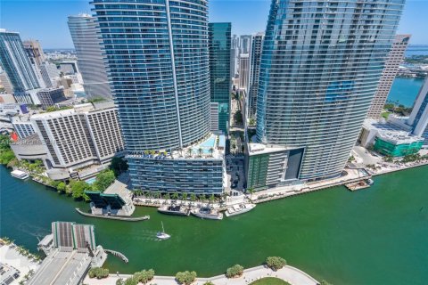 Condo in Miami, Florida, 2 bedrooms  № 2241381 - photo 4
