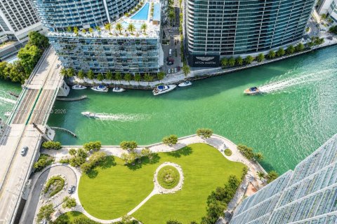Condo in Miami, Florida, 2 bedrooms  № 2241381 - photo 3