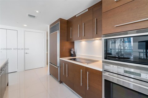 Condo in Miami, Florida, 2 bedrooms  № 2241381 - photo 26