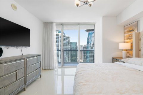 Condo in Miami, Florida, 2 bedrooms  № 2241381 - photo 14