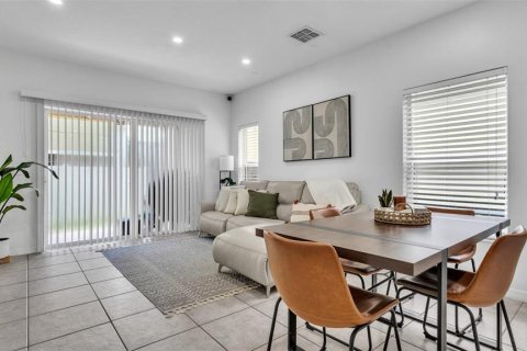 Touwnhouse à louer à Tampa, Floride: 2 chambres, 108.97 m2 № 2427186 - photo 10
