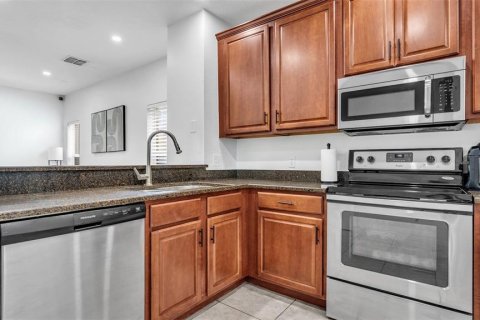 Touwnhouse à louer à Tampa, Floride: 2 chambres, 108.97 m2 № 2427186 - photo 7