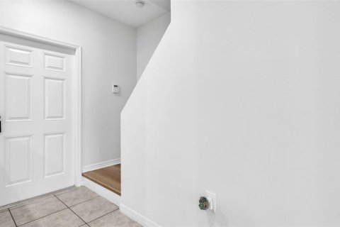 Touwnhouse à louer à Tampa, Floride: 2 chambres, 108.97 m2 № 2427186 - photo 5