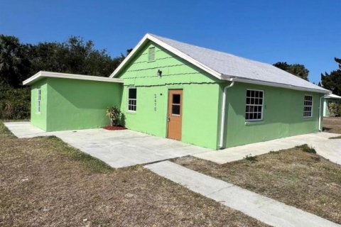 House in St. Lucie, Florida 2 bedrooms, 93.92 sq.m. № 2380150