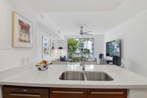 Condominio en venta en Miami Beach, Florida, 1 dormitorio, 63.73 m2 № 2012844 - foto 6