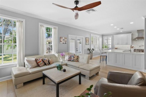 Villa ou maison à vendre à Tampa, Floride: 4 chambres, 233.74 m2 № 1898519 - photo 12
