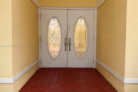 Villa ou maison à louer à Miami, Floride: 4 chambres, 226.5 m2 № 1999525 - photo 7