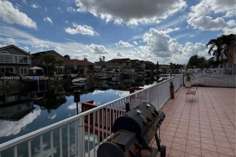 Villa ou maison à louer à Miami, Floride: 4 chambres, 226.5 m2 № 1999525 - photo 18