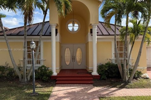 Villa ou maison à louer à Miami, Floride: 4 chambres, 226.5 m2 № 1999525 - photo 2