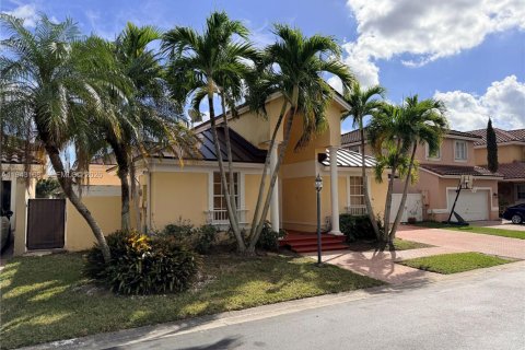 Villa ou maison à louer à Miami, Floride: 4 chambres, 226.5 m2 № 1999525 - photo 6